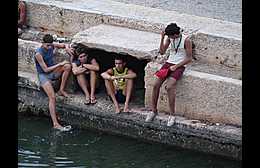 Klick to see High Resolution